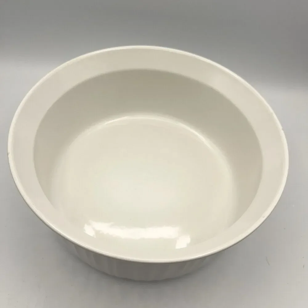Corning Ware French White 2. 5 Quart Stoneware Round Casserole Baking Dish USA
